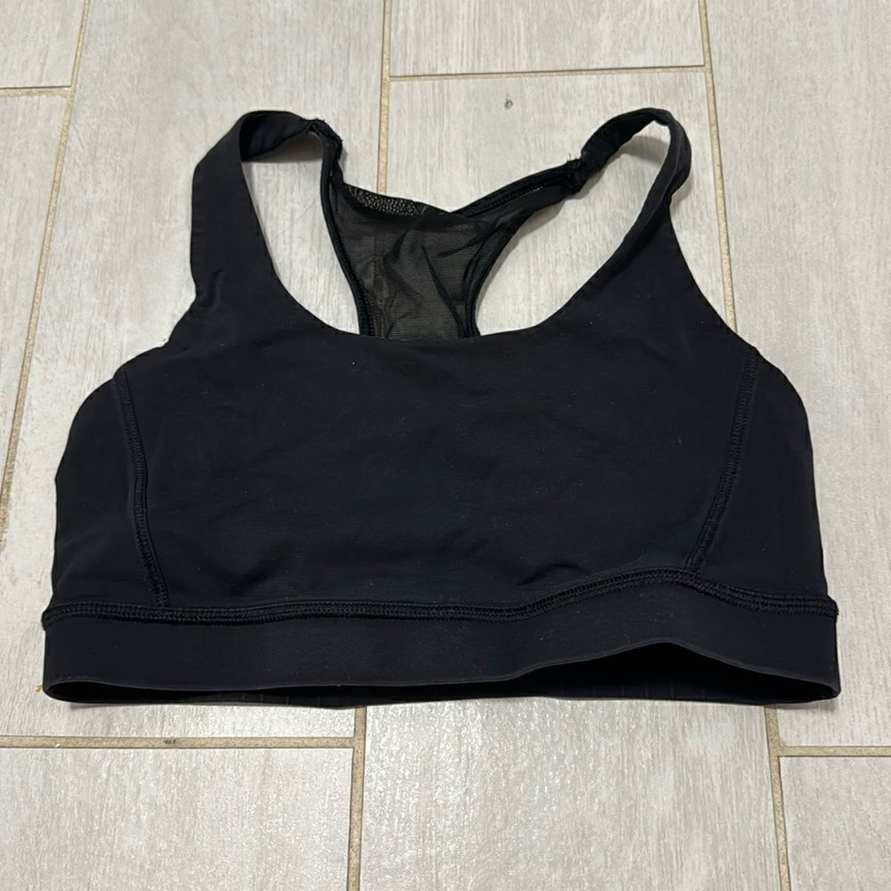 Black lululemon mesh back bra 4